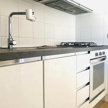 Apartment Deliziosa Mansarda A Due Passi Dal Mare